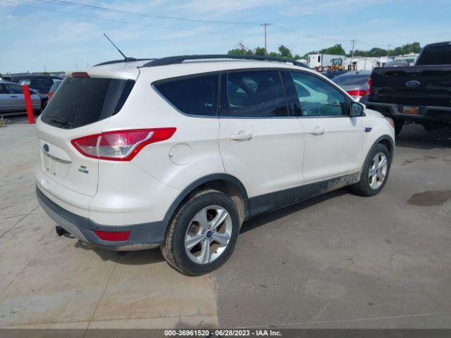 1FMCU9GXXEUA39330 Ford ESCAPE SE