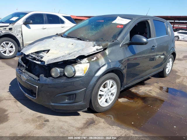 Chevrolet SONIC LT 2014 1G1JC6SH6E4110044 Image 2