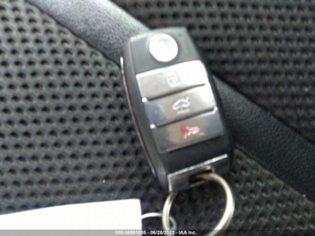 5XXGT4L33KG377832 KIA Optima S