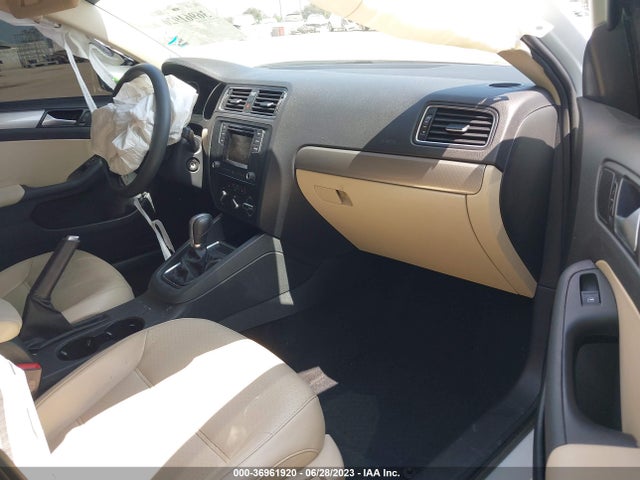 3VWDB7AJ1JM213868 Volkswagen Jetta 1.4t