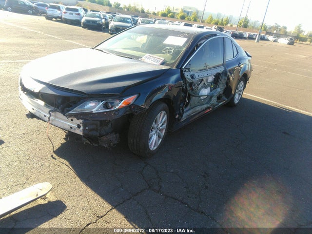 Toyota CAMRY LE 2018 JTNB11HK5J3048705 Image 2