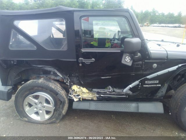 1C4AJWAGXEL133788 Jeep Wrangler Sport