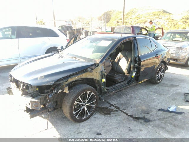 Toyota CAMRY SE 2020 4T1G11AK8LU323917 Image 2