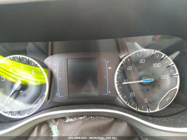 2C4RC1CG8LR136660 Chrysler Voyager Lx
