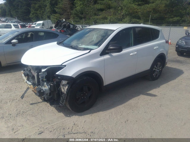 Toyota RAV4 LE 2018 2T3BFREV7JW718741 Image 2