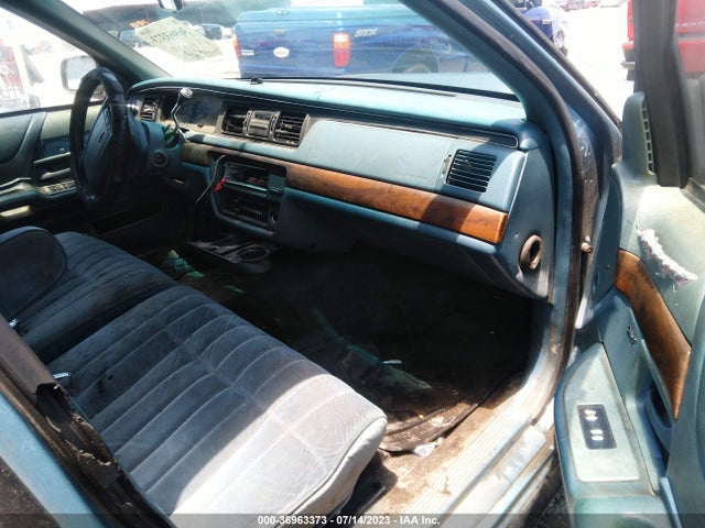 1994 FORD CROWN VICTORIA VIN: 2FALP73W2RX122073