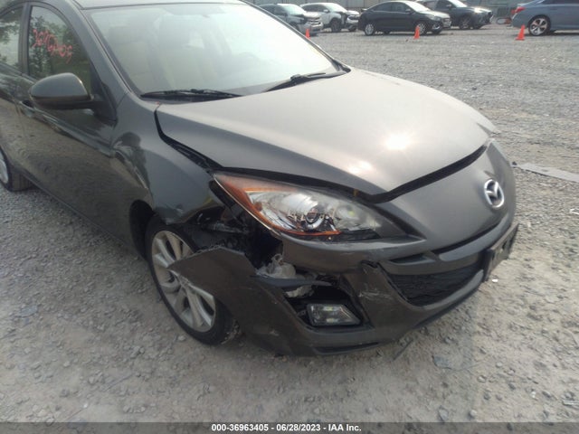 2011 MAZDA MAZDA3 S SPORT VIN: JM1BL1U65B1372015