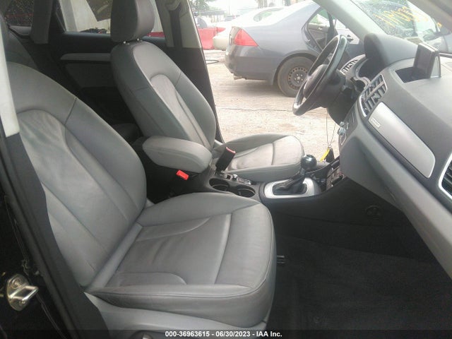 WA1ECCFS5HR000911 Audi Q3 PREMIUM