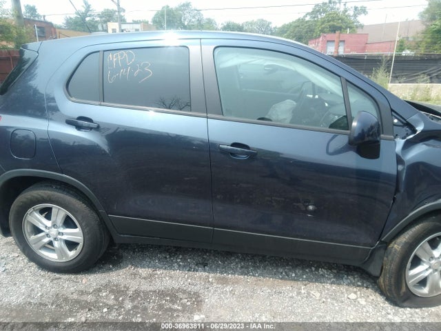 Chevrolet TRAX LS 2019 3GNCJKSB8KL321947 Image 13