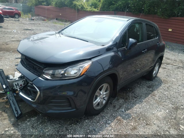 Chevrolet TRAX LS 2019 3GNCJKSB8KL321947 Image 2