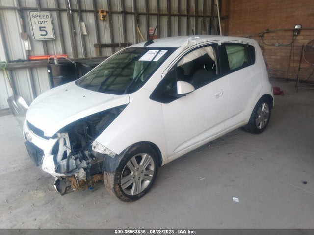 Chevrolet Spark Lt 2015 KL8CD6S99FC739562 Image 2