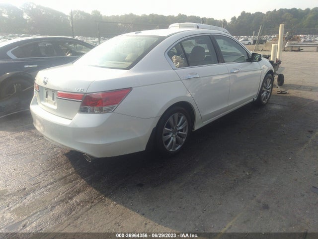 2011 HONDA ACCORD SDN EX-L VIN: 1HGCP3F82BA026394