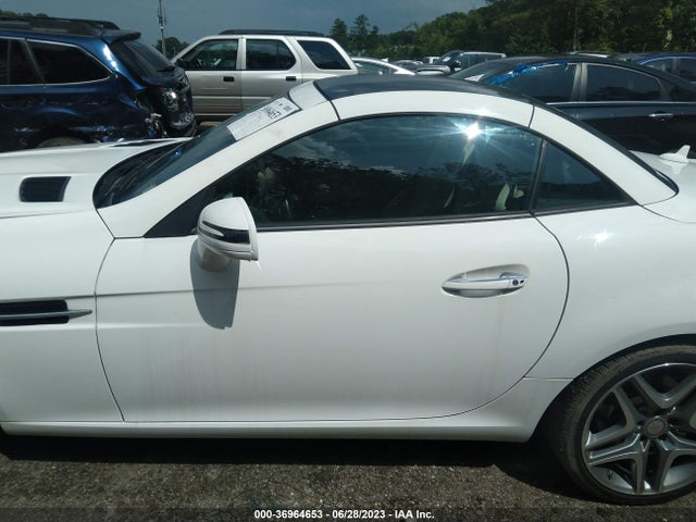 2015 Mercedes-Benz SLK-Class, VIN: WDDPK4HA5FF096765