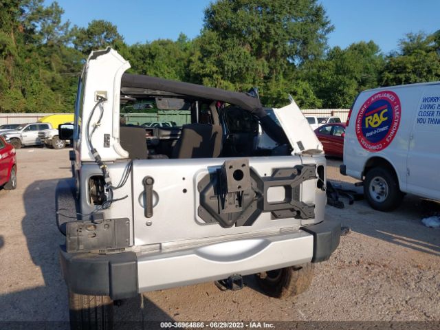 1C4BJWDG9EL312355 Jeep Wrangler Unlimited Sport