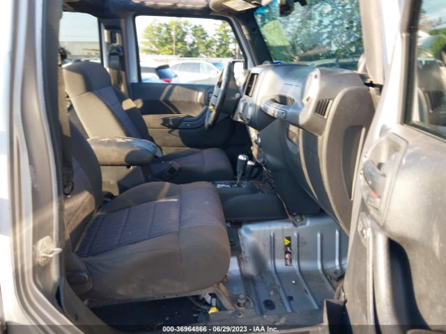 1C4BJWDG9EL312355 Jeep Wrangler Unlimited Sport