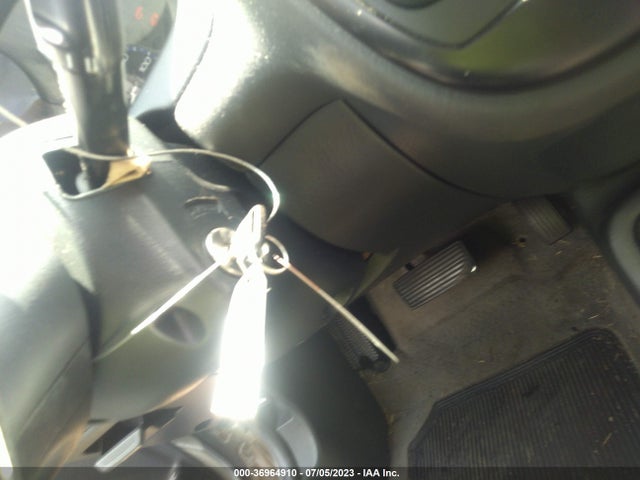 2000 HONDA CIVIC DX VIN: 1HGEJ6229YL048581