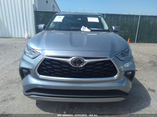 Toyota Highlander Platinum 2021 5TDFZRBH8MS124057 Image 4