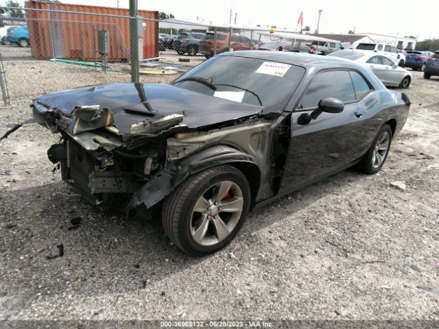 2C3CDZAG5FH900483 Dodge Challenger Sxt