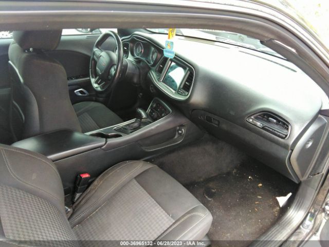 2C3CDZAG5FH900483 Dodge Challenger Sxt