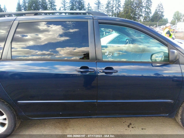 2004 TOYOTA SIENNA LE VIN: 5TDBA23CX4S019150