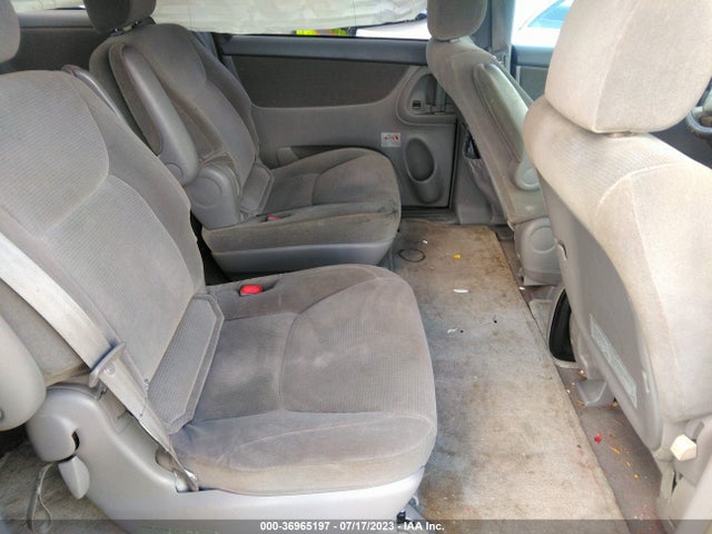 2004 TOYOTA SIENNA LE VIN: 5TDBA23CX4S019150