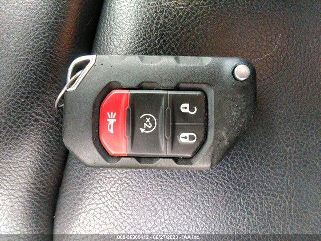 1C4HJXEG3MW605924 Jeep Wrangler Unlimited Sahara Altitude