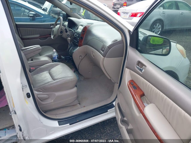 2004 TOYOTA SIENNA XLE VIN: 5TDZA22C64S004483