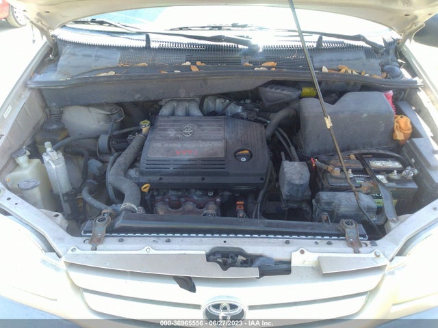 2002 TOYOTA SIENNA CE VIN: 4T3ZF19CX2U424714
