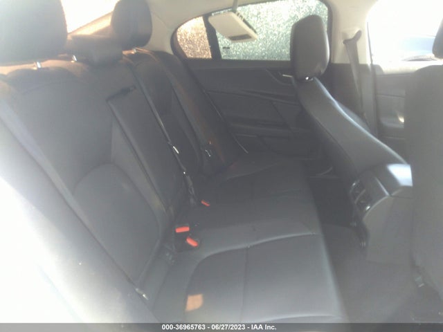 2017 JAGUAR XE SAJAR4BN1HA970893 Photo 7