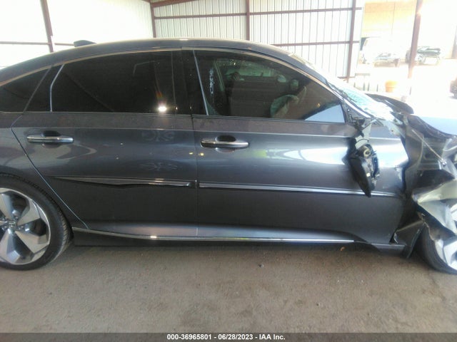 2018 HONDA ACCORD SEDAN TOURING 2.0T VIN: 1HGCV2F94JA021186