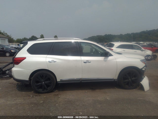 2017 NISSAN PATHFINDER PLATINUM VIN: 5N1DR2MM2HC681753