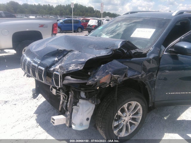 1C4PJLCB3KD469637 Jeep Cherokee Latitude
