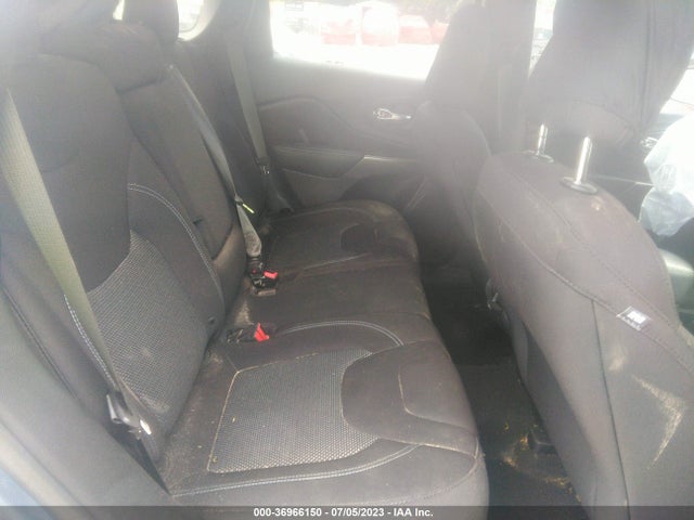 1C4PJLCB3KD469637 Jeep Cherokee Latitude