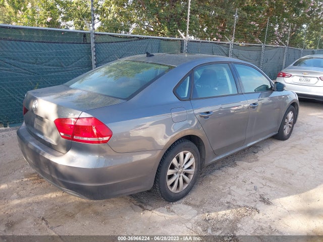 1VWAS7A30EC121081 Volkswagen Passat Wolfsburg Ed
