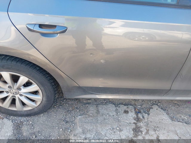1VWAS7A30EC121081 Volkswagen Passat Wolfsburg Ed