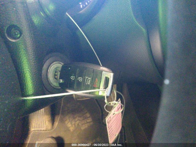 KNDJN2A29F7201381 KIA Soul Base