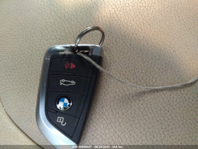 WBXHT3C3XH5F68004 BMW X1 Xdrive28i