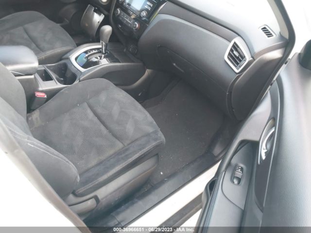 JN8AT2MT2GW005191 Nissan ROGUE S