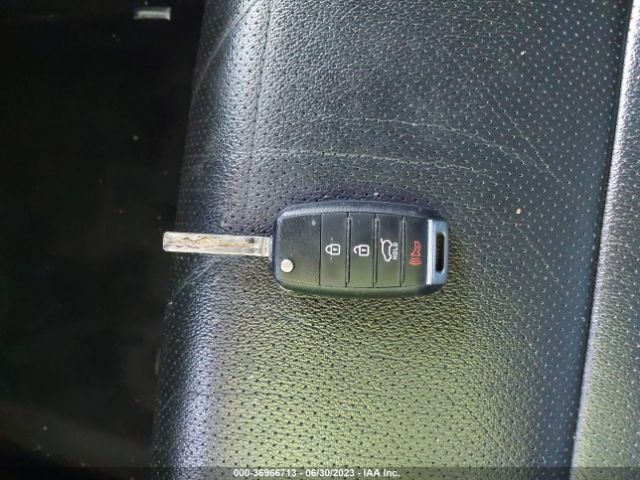 KNDP6CAC8L7654845 KIA SPORTAGE S