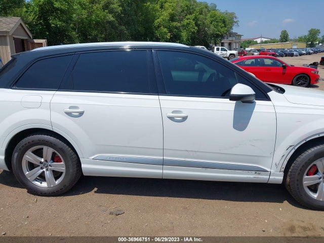 WA1LHAF77HD051221 Audi Q7 Premium Plus