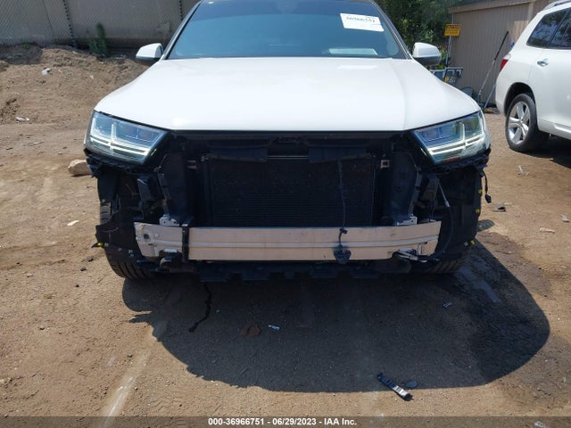 WA1LHAF77HD051221 Audi Q7 Premium Plus