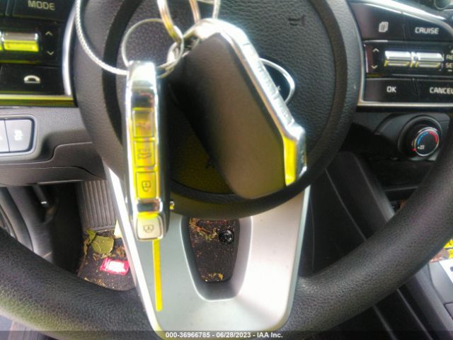 3KPF24AD2ME325131 KIA FORTE FE