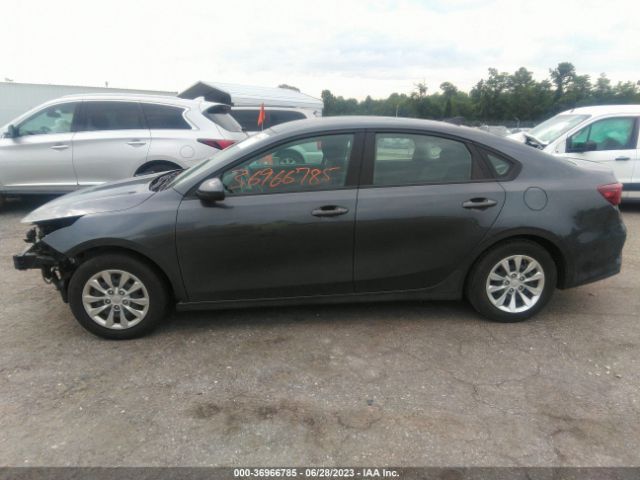 3KPF24AD2ME325131 KIA FORTE FE