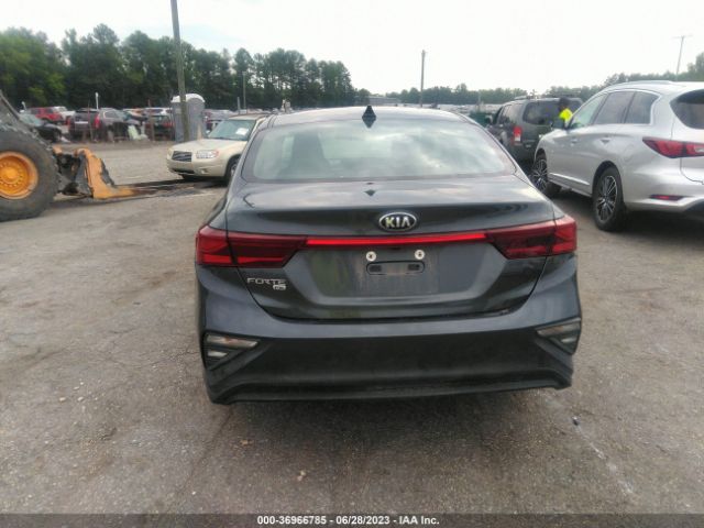 3KPF24AD2ME325131 KIA FORTE FE