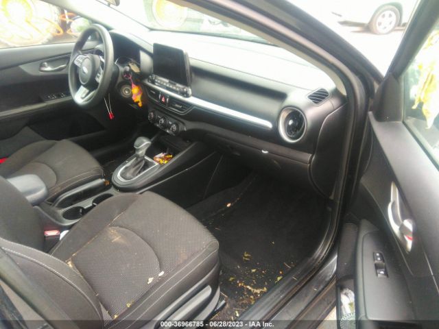 3KPF24AD2ME325131 KIA FORTE FE
