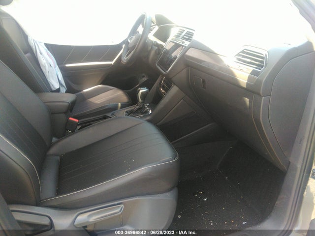 3VV3B7AXXNM038708 Volkswagen TIGUAN SE