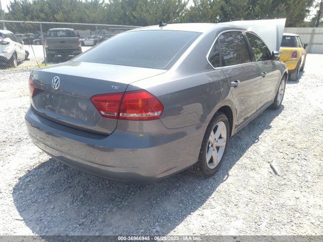 1VWAT7A35FC093826 Volkswagen Passat 1.8t Limited Edition