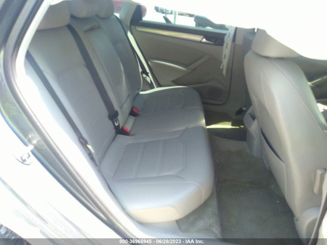 1VWAT7A35FC093826 Volkswagen Passat 1.8t Limited Edition