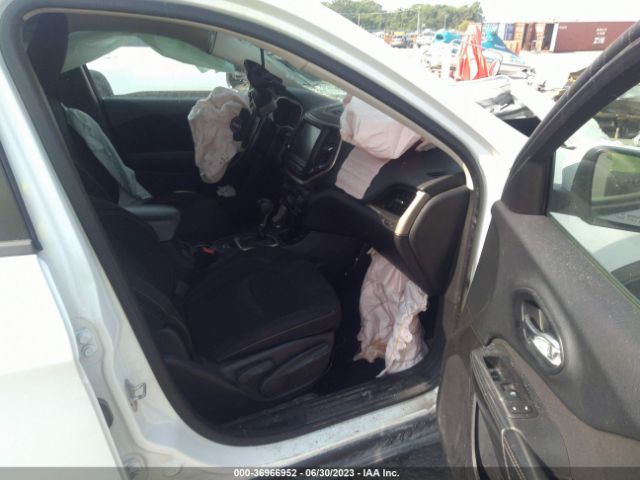 1C4PJMCS4GW121878 Jeep Cherokee Altitude