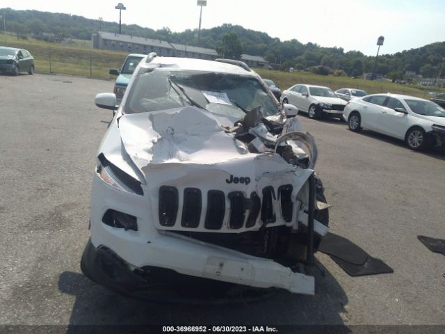 1C4PJMCS4GW121878 Jeep Cherokee Altitude